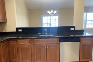 11 Nicole Ct, Copiague, NY 11726 - Photo 17