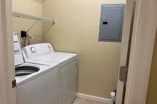 11 Nicole Ct, Copiague, NY 11726 - Photo 15