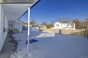 2125 North Dr, Seaford, NY 11783 - Photo 27