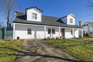 2125 North Dr, Seaford, NY 11783 - Photo 3