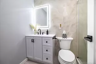 2125 North Dr, Seaford, NY 11783 - Photo 25