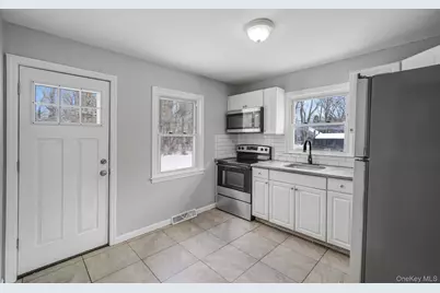 289 Jefferson, Mastic Beach, NY 11951 - Photo 9