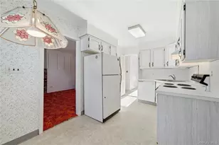 115 Red Oak Ct, Port Jefferson, NY 11777 - Photo 13