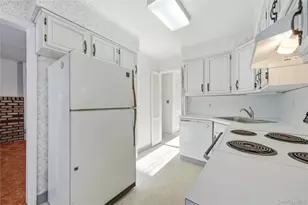 115 Red Oak Ct, Port Jefferson, NY 11777 - Photo 11