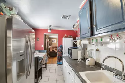 208 Charter Oaks Avenue, Brentwood, NY 11717 - Photo 5