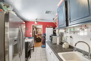 208 Charter Oaks Ave, Brentwood, NY 11717 - Photo 5