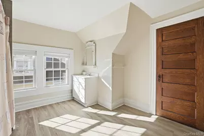 32 Brookside Place, New Rochelle, NY 10801 - Photo 25