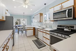 32 Brookside Pl, New Rochelle, NY 10801 - Photo 9