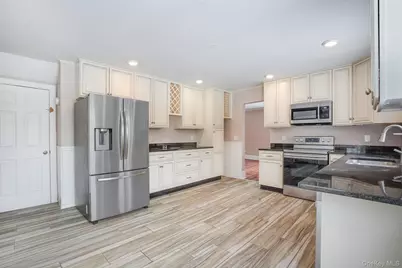 18 Ketcham Drive, Fishkill, NY 12524 - Photo 11