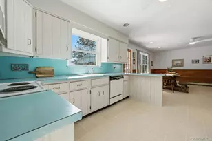 9 Carlisle Dr, Northport, NY 11768 - Photo 9