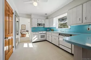 9 Carlisle Dr, Northport, NY 11768 - Photo 11