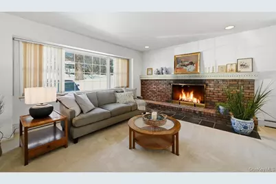 9 Carlisle Drive, Northport, NY 11768 - Photo 5