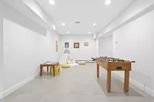 8 Wakefield Rd, Scarsdale, NY 10583 - Photo 27