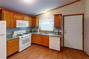 26 Daisy Dr, Port Jervis, NY 12771 - Photo 3