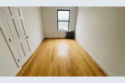 6105 39th Avenue #D6, Woodside, NY 11377 - Photo 7