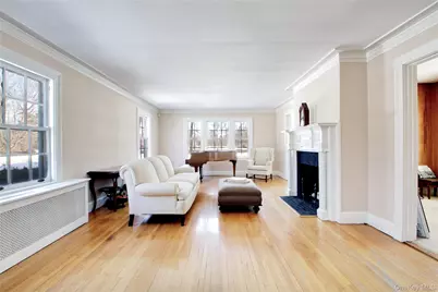 6 Emmet Place, Garden City, NY 11530 - Photo 5