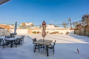 43 Wildflower Ln, Wantagh, NY 11793 - Photo 23