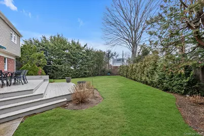 212 Wilton Street, New Hyde Park, NY 11040 - Photo 19