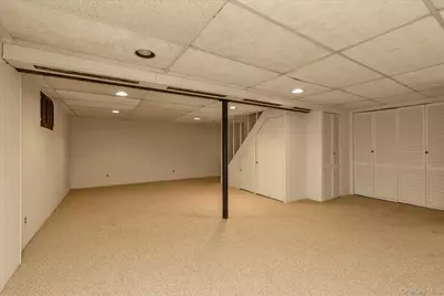 212 Wilton Street, New Hyde Park, NY 11040 - Photo 17