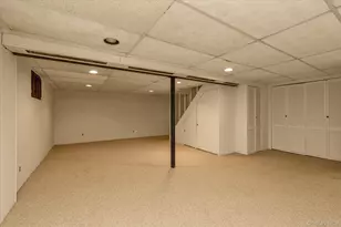 212 Wilton St, New Hyde Park, NY 11040 - Photo 17