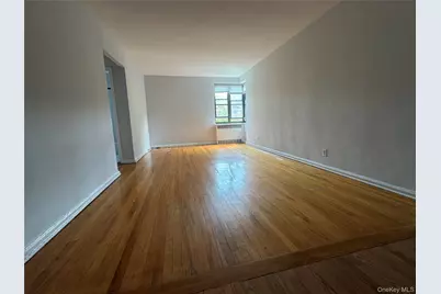 15 Clent Road #3C, Great Neck, NY 11021 - Photo 7