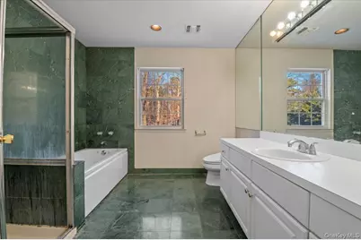 205 Fairfield Drive E, Holbrook, NY 11741 - Photo 25