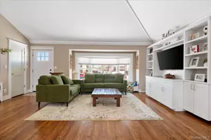 46 Lincoln St, Farmingdale, NY 11735 - Photo 7