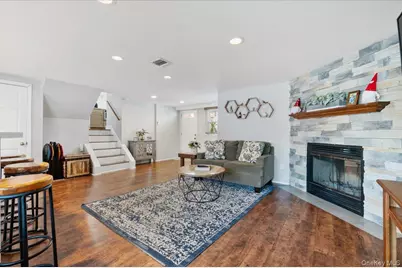 46 Lincoln Street, Farmingdale, NY 11735 - Photo 27