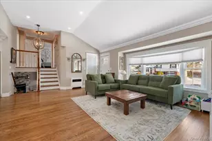 46 Lincoln St, Farmingdale, NY 11735 - Photo 5