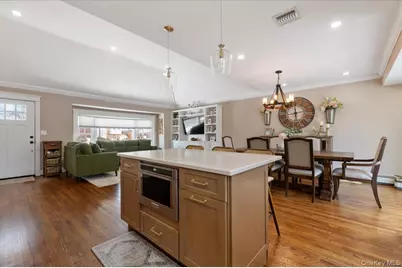 46 Lincoln Street, Farmingdale, NY 11735 - Photo 17