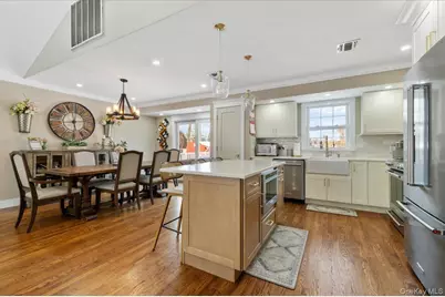 46 Lincoln Street, Farmingdale, NY 11735 - Photo 15