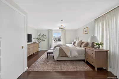 1024 Oaks Drive, Franklin Square, NY 11010 - Photo 9