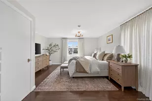 1024 Oaks Dr, Franklin Square, NY 11010 - Photo 9