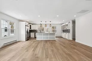 304 Kingston Ct, Ridge, NY 11961 - Photo 5