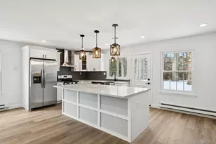 304 Kingston Ct, Ridge, NY 11961 - Photo 15