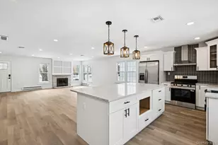 304 Kingston Ct, Ridge, NY 11961 - Photo 17