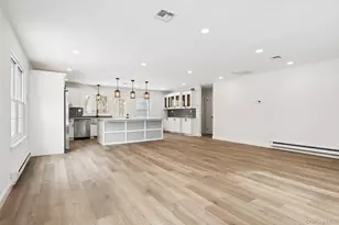 304 Kingston Ct, Ridge, NY 11961 - Photo 13