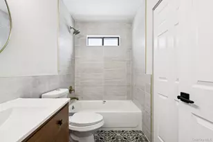 304 Kingston Ct, Ridge, NY 11961 - Photo 31