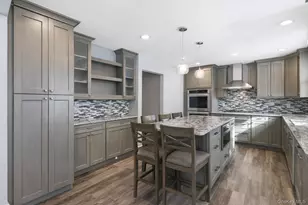 101 Spruce Ave, Bethpage, NY 11714 - Photo 9