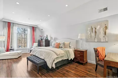 6 Dogwood Street, East Quogue, NY 11942 - Photo 9