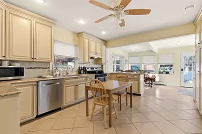 12 Cannon Court, Huntington, NY 11743 - Photo 7