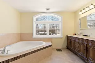 12 Cannon Ct, Huntington, NY 11743 - Photo 15