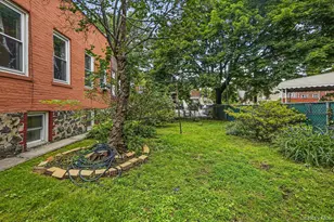 21-17 Hazen St, East Elmhurst, NY 11370 - Photo 5