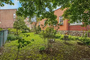 21-17 Hazen St, East Elmhurst, NY 11370 - Photo 9