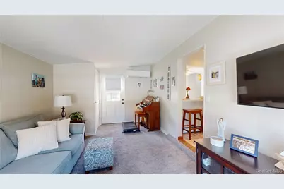 638 Saint George Avenue, North Babylon, NY 11703 - Photo 13