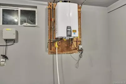 858 Prescott Street, Valley Stream, NY 11580 - Photo 35