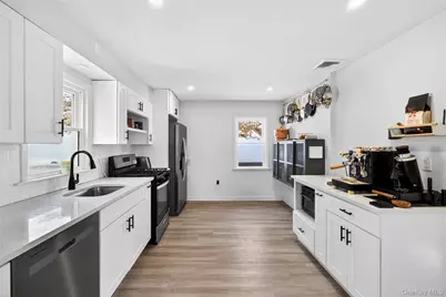 139 S Kensico Avenue, Valhalla, NY 10595 - Photo 3