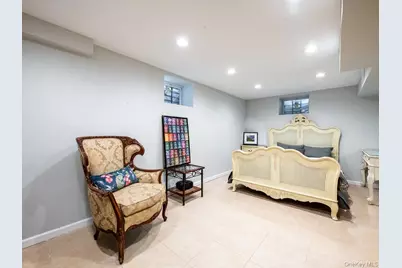 13 Lighthouse Road, Great Neck, NY 11024 - Photo 27