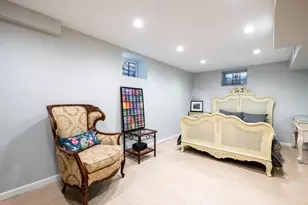 13 Lighthouse Rd, Great Neck, NY 11024 - Photo 27