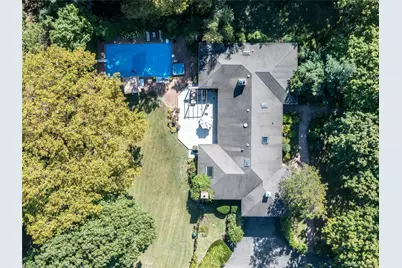 13 Lighthouse Road, Great Neck, NY 11024 - Photo 31